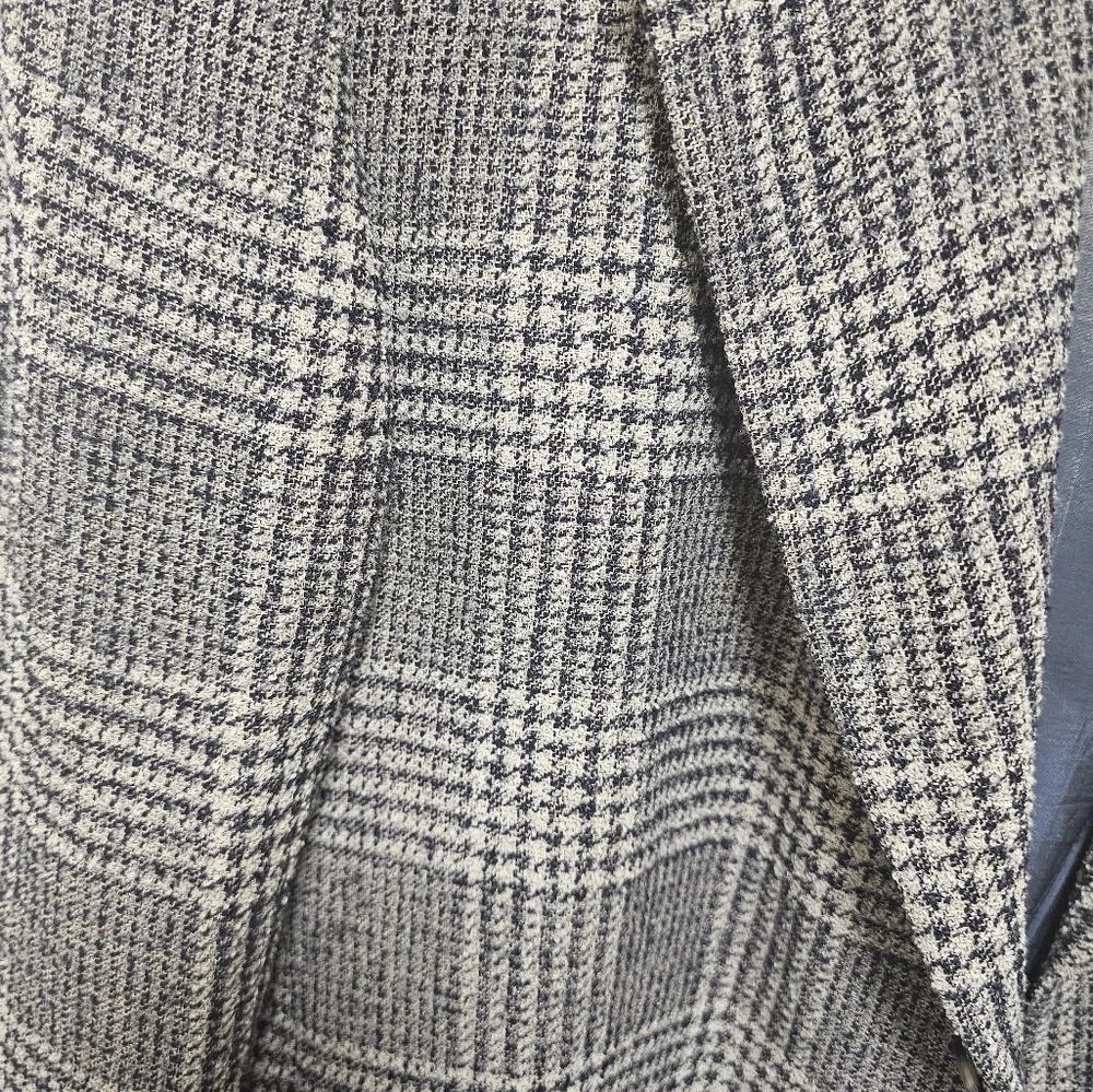 Vintage Men's Hugo Boss Brown and White 53% Virgen Wool Blazer Size 42 L